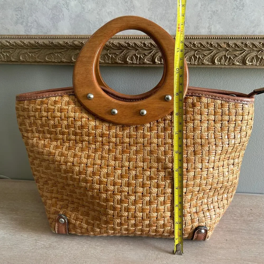 Fossil Vintage style Woven Straw Bag, Boho-Chic Wooden Handles, Resort Style” - Picture 7 of 11
